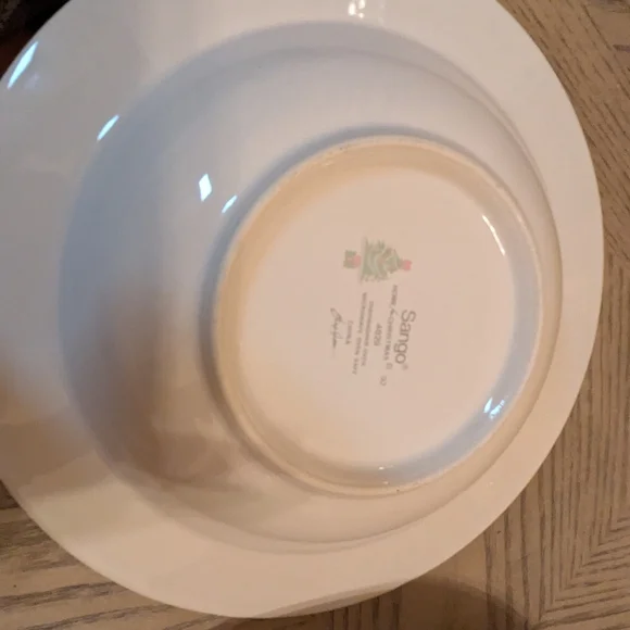 2 Soup Bowls - Picture 3 of 3